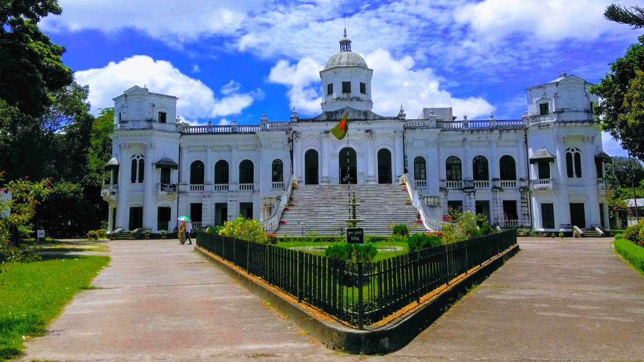 ইতিহাস ও স্থাপত্যের অমূল্য নিদর্শন