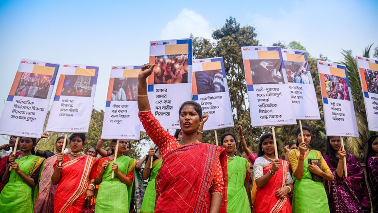 দ্বৈত বৈষম্যের অবসান চান সাঁওতাল নারীরা