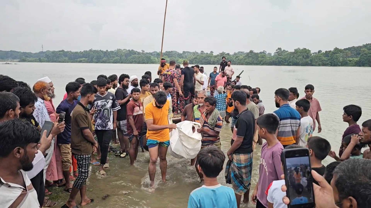 ​​​​​​​শীতলক্ষ্যায় নিখোঁজ চারজনের মধ্যে ৩ জনের লাশ উদ্ধার
